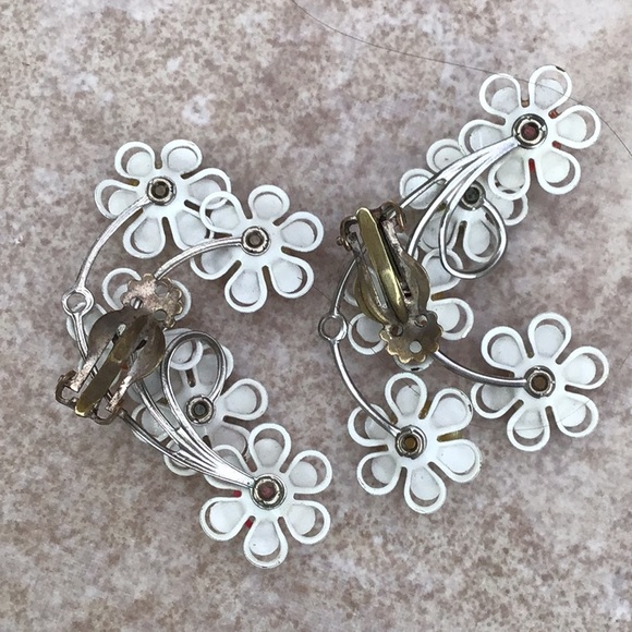 Vintage Rainbow Silver Tone Clip On Earrings - Picture 2 of 4